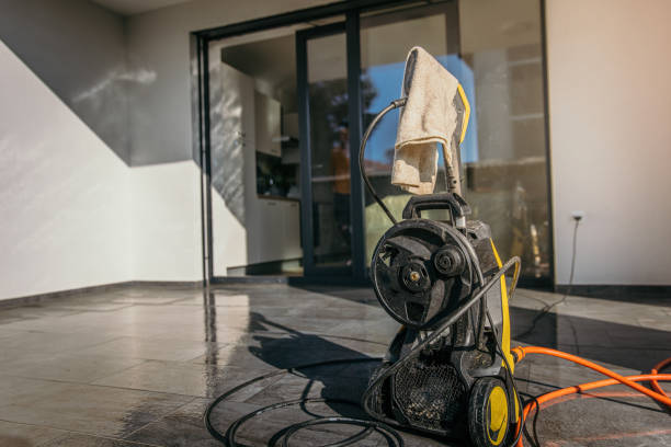 Best Soft Washing  in Compton, CA